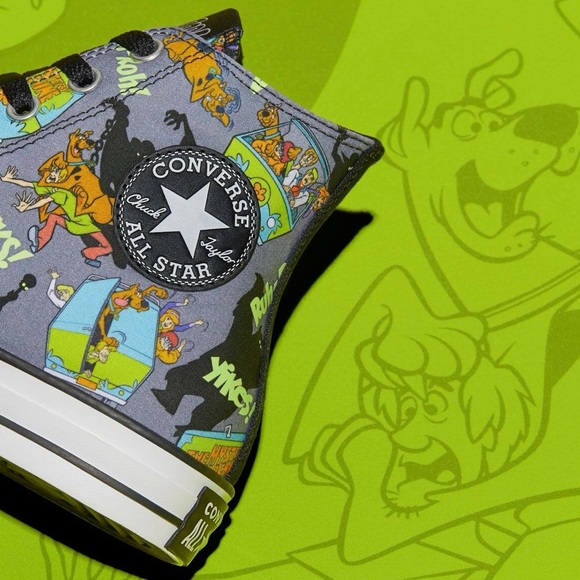 Kids Converse Scooby Doo x Chuck Taylor All Star High Tops (glow in the dark)💫 - Picture 2 of 10